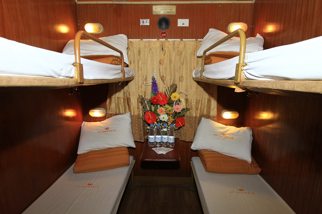 v&eacute; t&agrave;u Pumpkin đi sapa